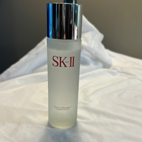 SK-II Facial Treatment Clear Lotion - Silver and White